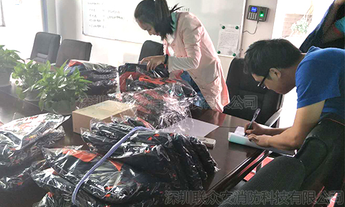  聯(lián)眾安發(fā)放冬季工衣，衣暖人心 