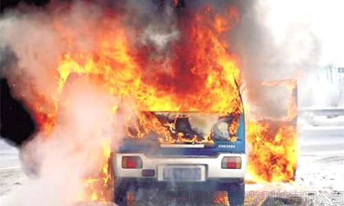  汽車又雙叒叕起火了，高溫天氣真的該背這個(gè)鍋嗎? 