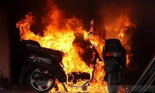  電動車又出充電起火事故，還甩鍋給電動車嗎? 